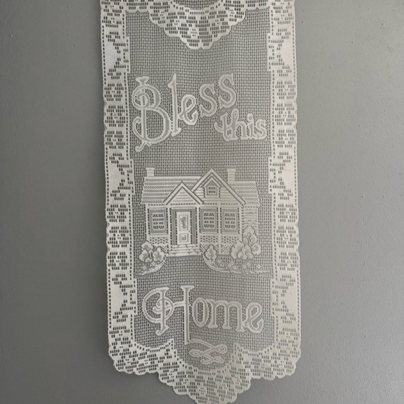 Heritage Lace Wall Hanging - Picture 2 of 3